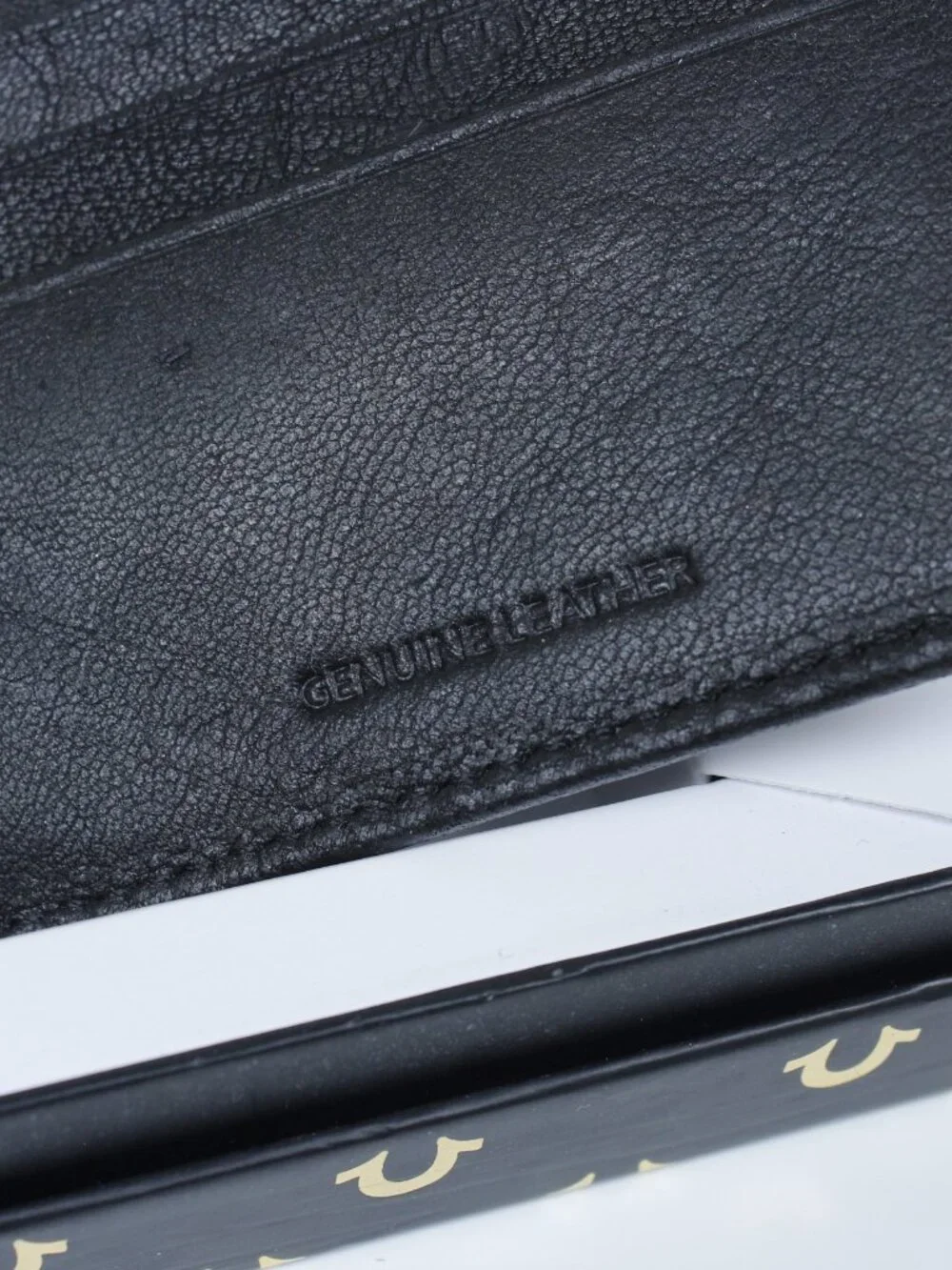 True Religion Gift Set: Leather Wallet + Original Keychain (New in‎ Box)